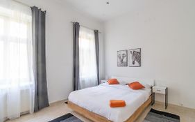 Centre Apartments